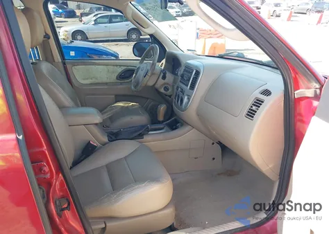 2005 Ford Escape Xlt z USA, uszkodzony, nr VIN 1FMYU03Z75KC44205